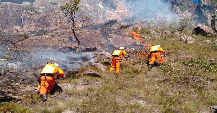 Chapada Diamantina é tomada incêndio de grandes proporções