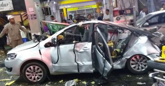 Mulher morre após carro explodir em posto de gasolina