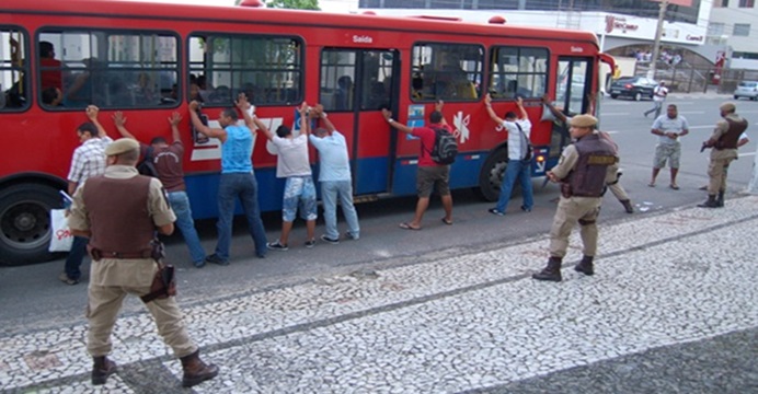 Este ano sobe 14% número de presos por assalto a ônibus