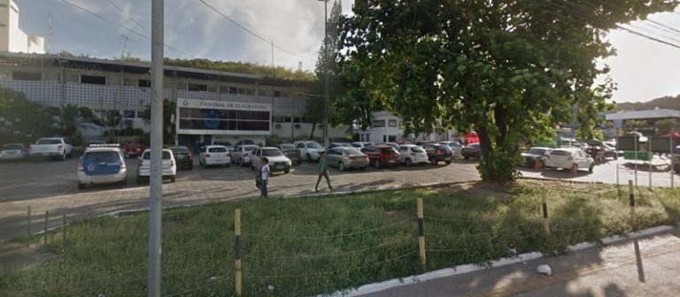 Soldado da PM é flagrado e preso com carro roubado em Lauro de Freitas