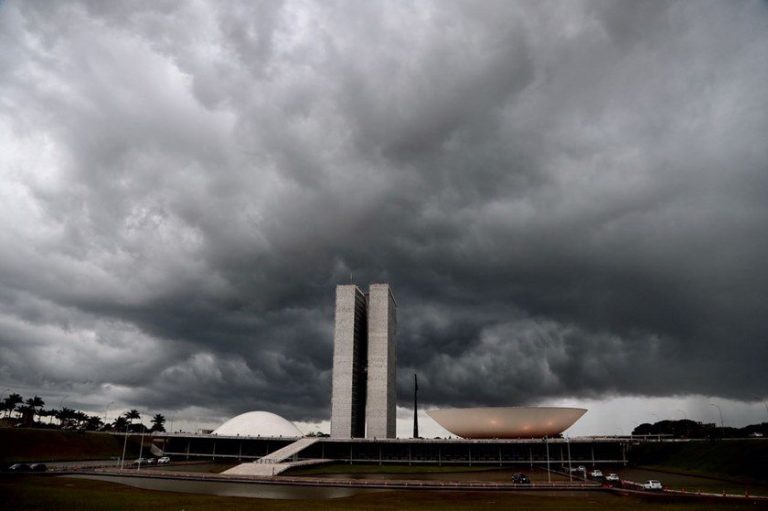 Câmara engaveta projeto de abuso de autoridade