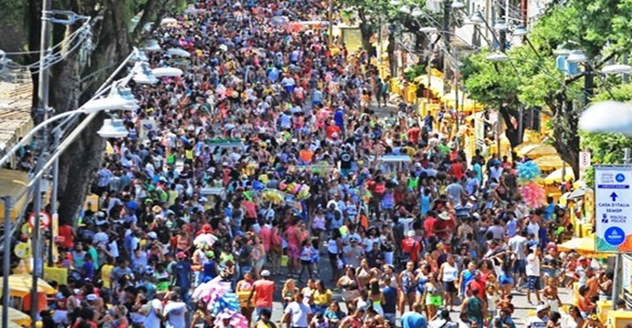 Cinco homens são presos por importunação sexual no Carnaval de Salvador