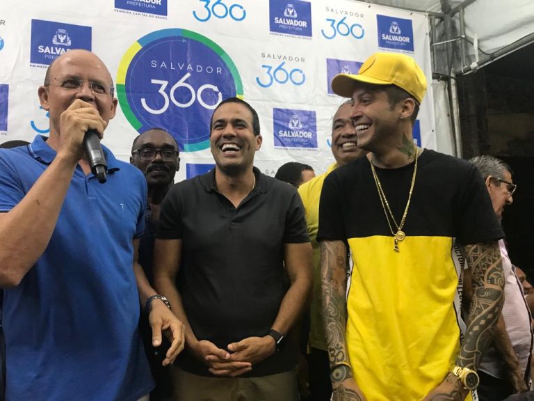 Bruno Reis e deputado Igor Kannário é recebido com festa em entrega de praça na Liberdade