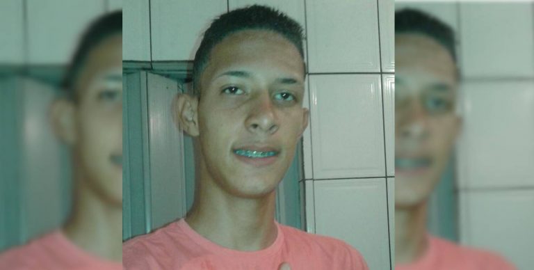 Jovem de 21 anos é morto a tiros e corpo é jogado em Simões Filho