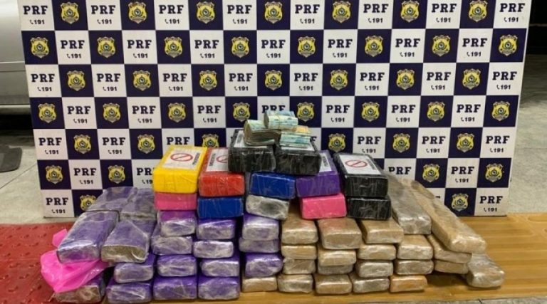 Casal do crime são presos na BT 110 transportando maconha, cocaína e R$ 30 mil reais escondidos em carro