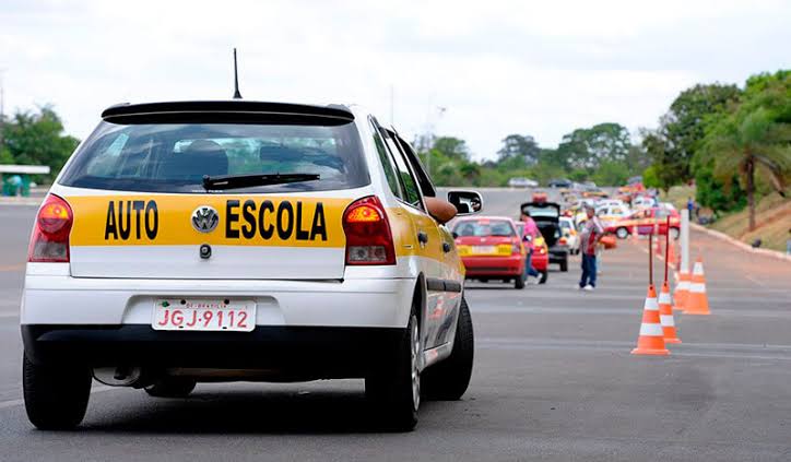 Sindicato estima que 80% das autoescolas já reabriram Em primeiro dia de fiscalização, Prefeitura verifica cumprimento de protocolo