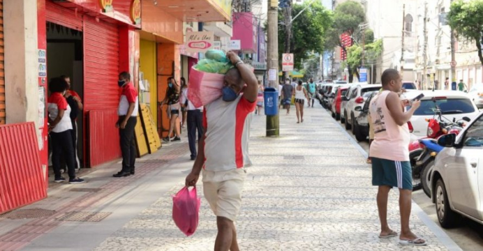 Sem acordo entre comerciários e lojistas, comércio de Salvador vai funcionar normalmente nesta segunda