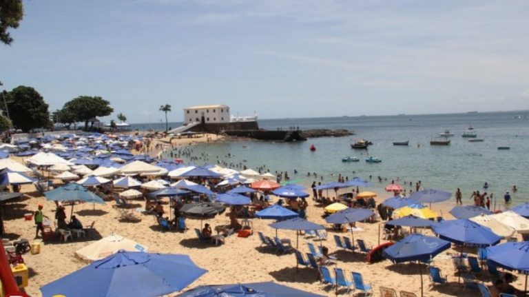 Prefeito estuda liberar praia do Porto da Barra