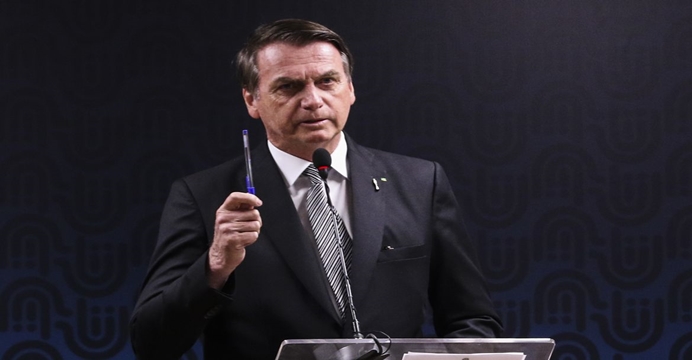 Bolsonaro pretende acabar com o desconto no Imposto de Renda para garantir Renda Cidadã