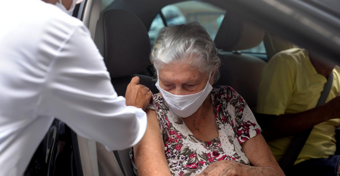 Salvador ultrapassa a marca de 100 mil vacinados contra a Covid-19