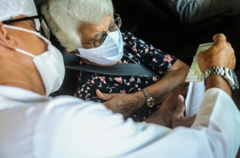 Salvador realiza vacinação de idosos a partir de 87 anos nesta quarta (10)