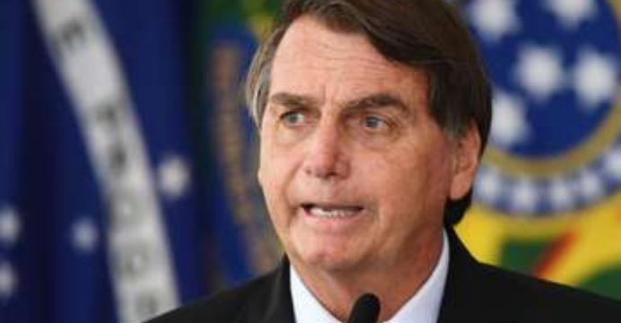 Bolsonaro lê suposta carta de suicídio e pede apoio contra lockdown