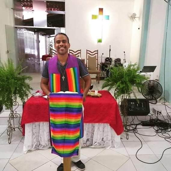 Mês do Orgulho: igreja inclusiva de Salvador acolhe LGBT’s e combate intolerância religiosa