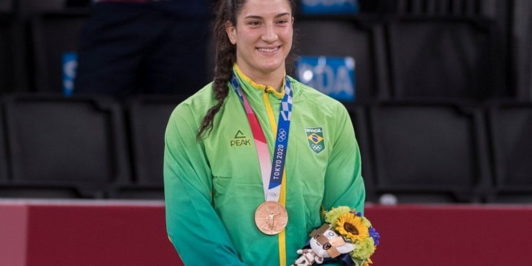 Mayra Aguiar é bronze nas Olimpíadas de Tóquio