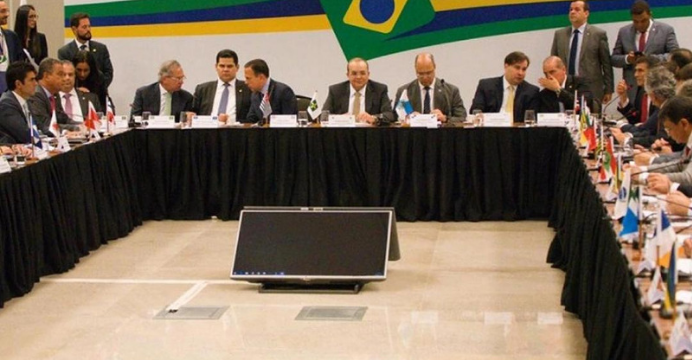 Governadores debatem tensão entre Poderes nesta segunda-feira