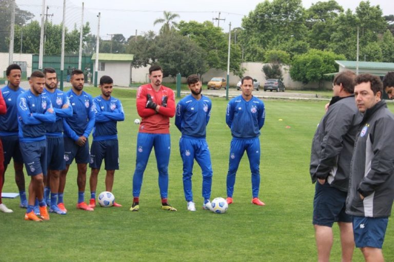 Fora dos planos! Bahia afasta três atletas da equipe principal