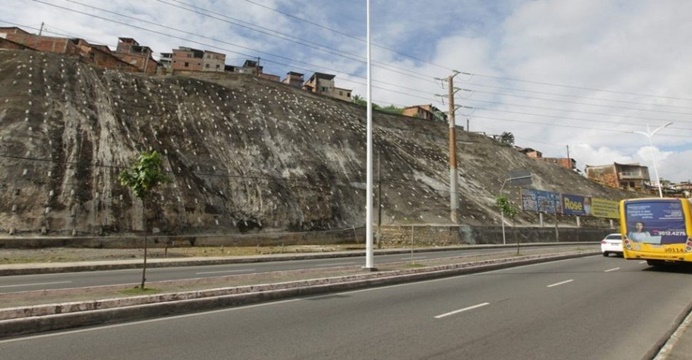 Prefeitura de Salvador realizará obra de contenção de encosta no Lobato