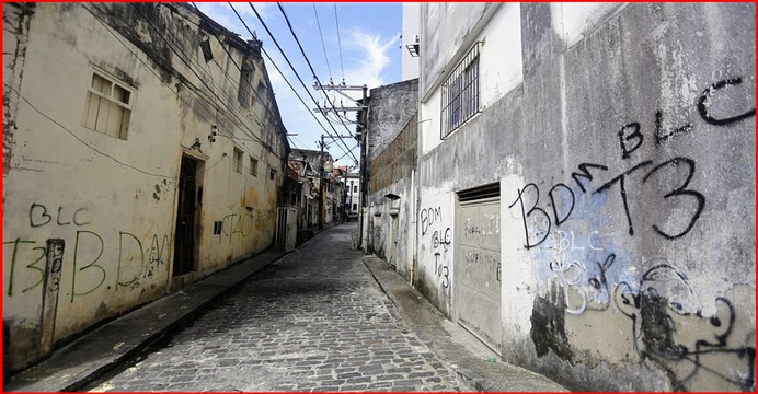 Falência na segurança pública na Bahia ,Homem é morto a tiros no Pelourinho.