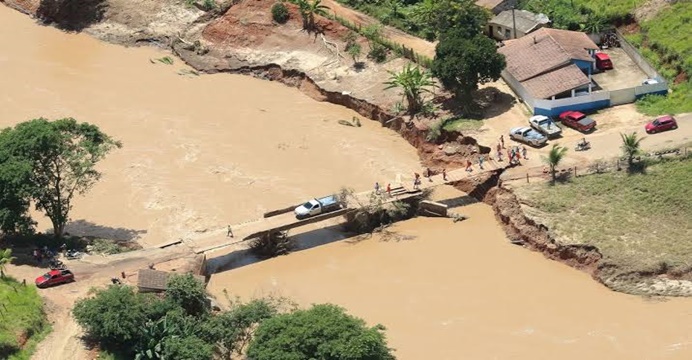 Chuvas na Bahia afetam 430 mil pessoas e deixam 16 mil desabrigados