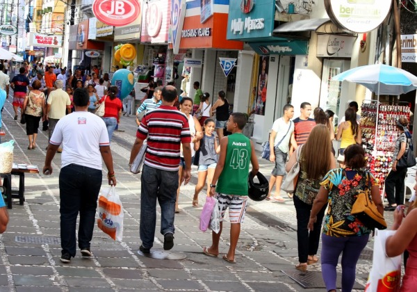 Comércio de rua de Salvador deve crescer 10% no Natal frente a 2019