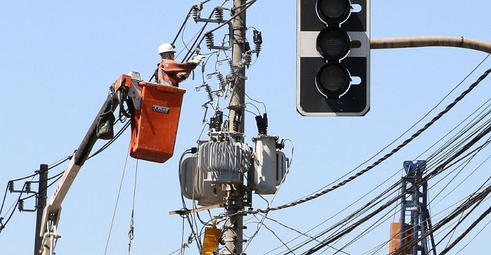 Governo anuncia fim da tarifa extra para consumidores de energia