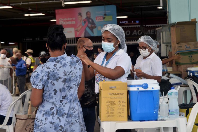 Vacinação contra Covid-19 segue em Salvador nesta quarta (6)