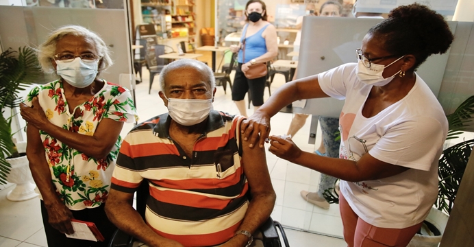 Mais de 110 mil cidadãos se vacinaram contra Covid-19 nos mutirões em Salvador