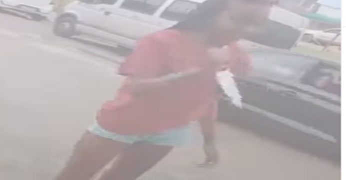 Vídeo: Adolescentes protagonizam briga com faca em Itaparica