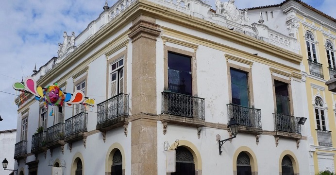 Absurdo! Jovem francesa é esfaqueada durante assalto no bairro da Barra, em Salvador