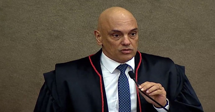 Moraes defende democracia e sistema eleitoral em discurso de posse