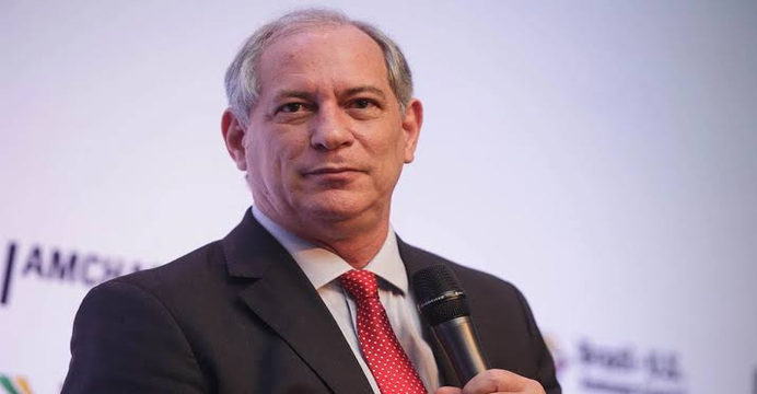 Ciro Gomes participa de evento na APAE de Salvador, nesta terça