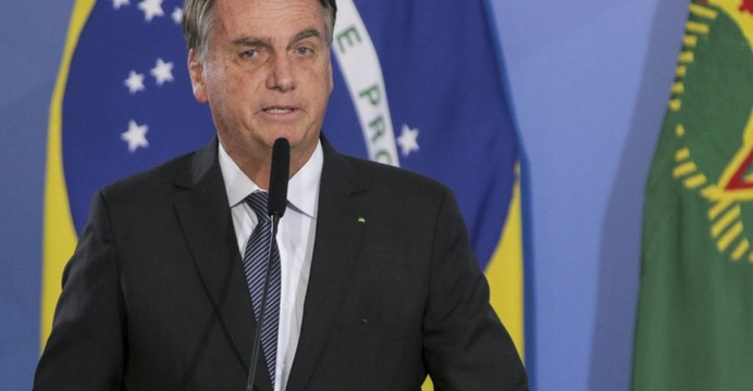 Bolsonaro: não fechei comércio na pandemia para evitar desemprego