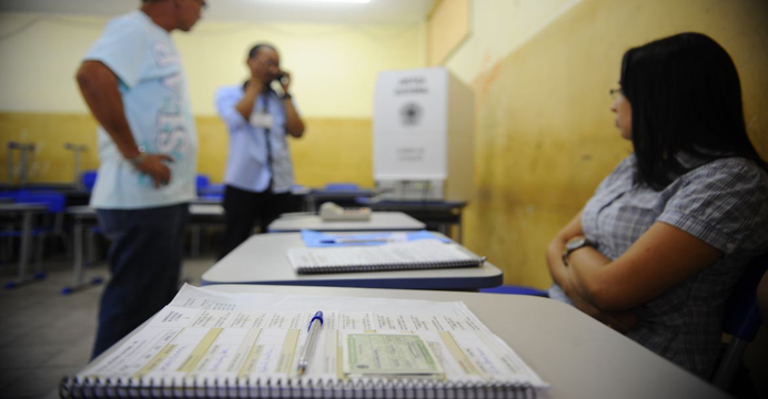 TSE teme que tenha havido inscrição combinada de mesários apoiadores de Bolsonaro