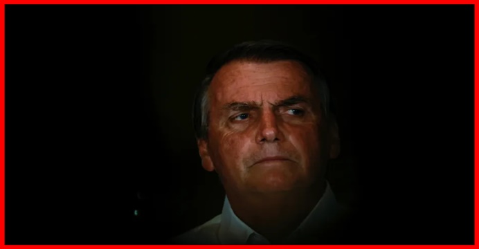 Silêncio de Bolsonaro é medo da Justiça e de frustrar militância, diz jornal