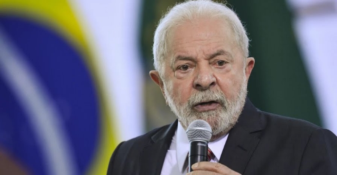 Há menos de um mês no cargo, Lula sofre primeiro pedido de impeachment