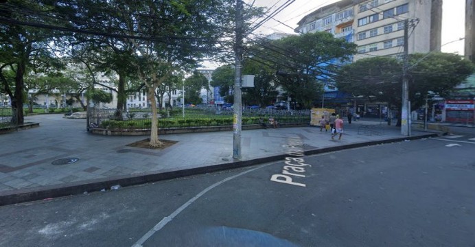 Tiroteio na Praça da Piedade assusta moradores e comerciantes