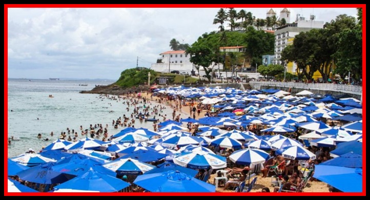 Homem é morto a facadas na Praia da Barra, em Salvador