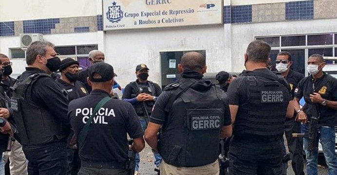 Homens fecham ônibus com pacientes, agem com violência e levam tudo das vítimas em Salvador