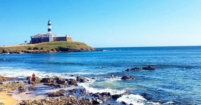 Pescador morre na praia do Farol da Barra