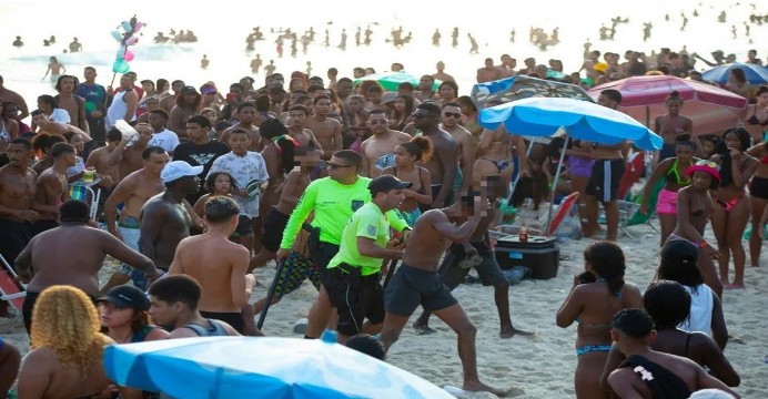 Arrastão em praia da zona sul do Rio assusta banhista e o corre corre acontece