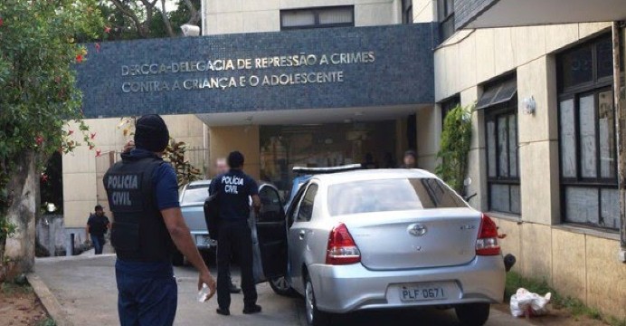 Polícia prende professor suspeito de importunação sexual, em Salvador