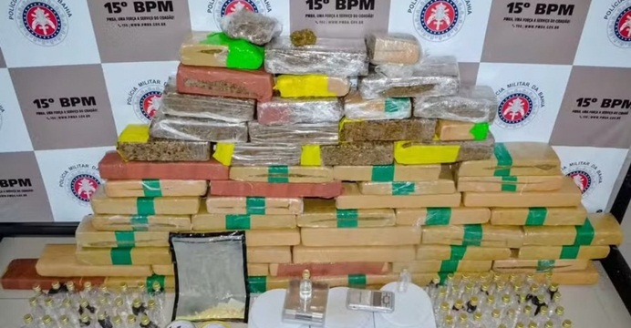 PM apreende mais de 50 kg de maconha e frascos de lança-perfume em imóvel na BA