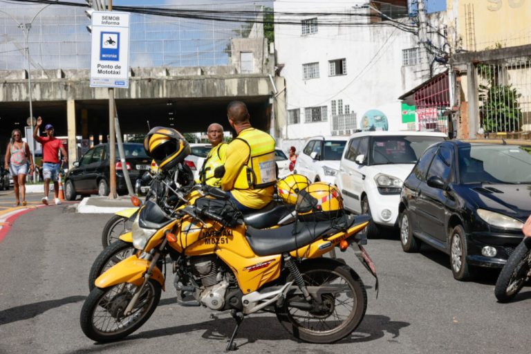 Mototaxistas, taxistas e motoristas de app elogiam organização do Carnaval e comemoram faturamento