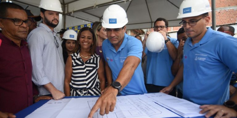 Prefeitura inicia reconstrução de escola municipal no Lobato