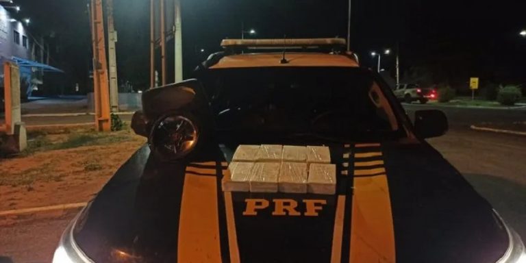 PRF apreende 8 kg de cocaína escondidos na caixa de som em veículo na Bahia