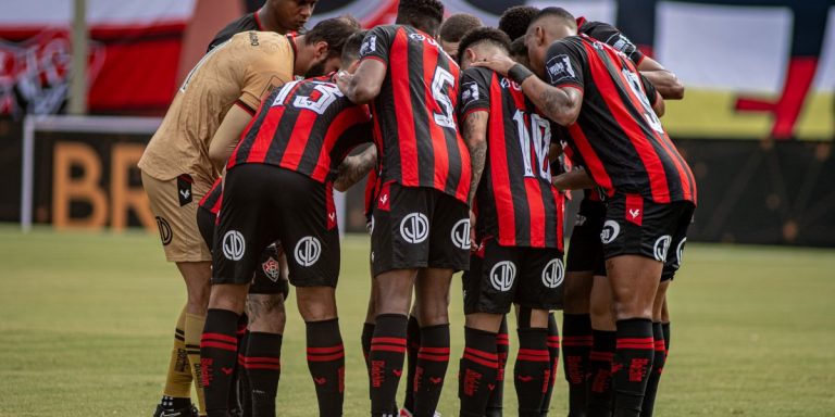 Vitória recebe o Barcelona de Ilhéus buscando vaga na final do Baianão