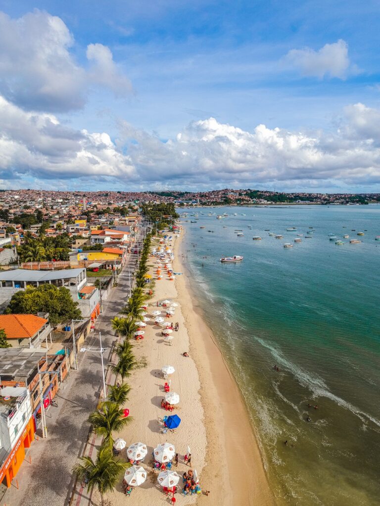 Salvador 475 anos: Entre belas praias e a linha do trem, Subúrbio abriga tesouros das culturas indígena e negra