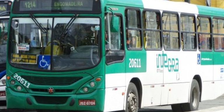 Ônibus continuam sem circular na Engomadeira após sequestro