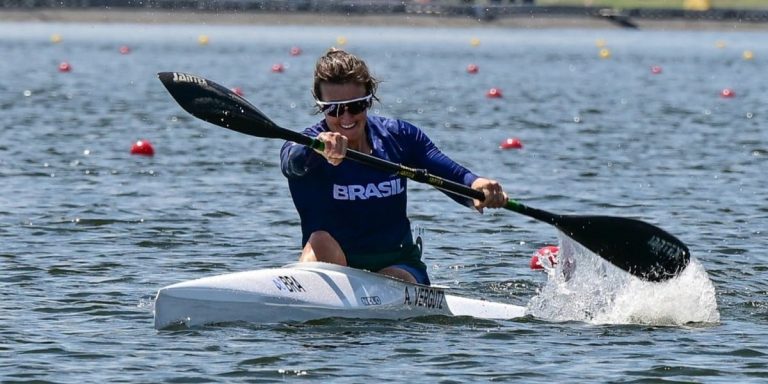 Canoagem: Ana Paula Vergutz se classifica para a semifinal