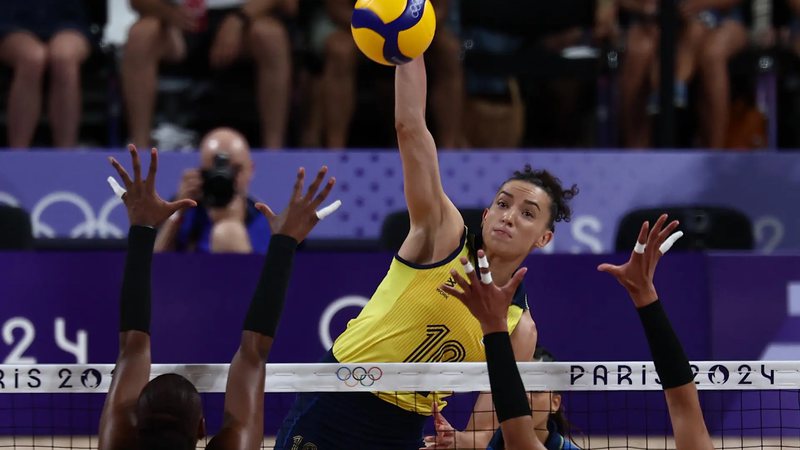 Olimpíadas Paris: Brasil despacha República Dominicana e avança à semifinal do vôlei feminino